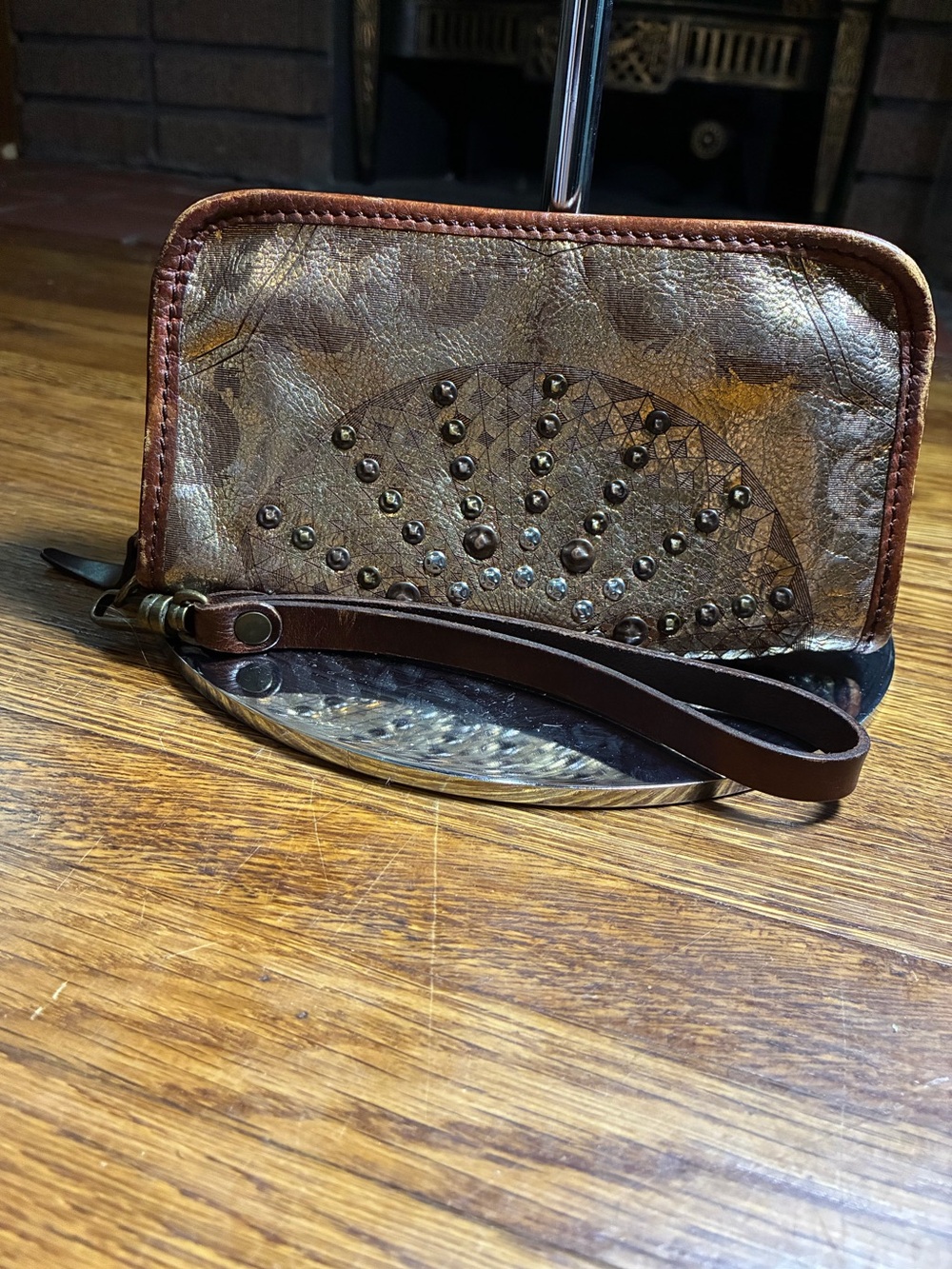 Old Trend Genuine Leather “Golden Mola Clutch”